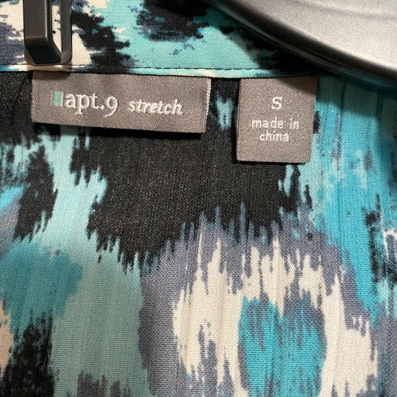 Long sleeve button up blouse, crinkle fabric - Picture 2 of 5